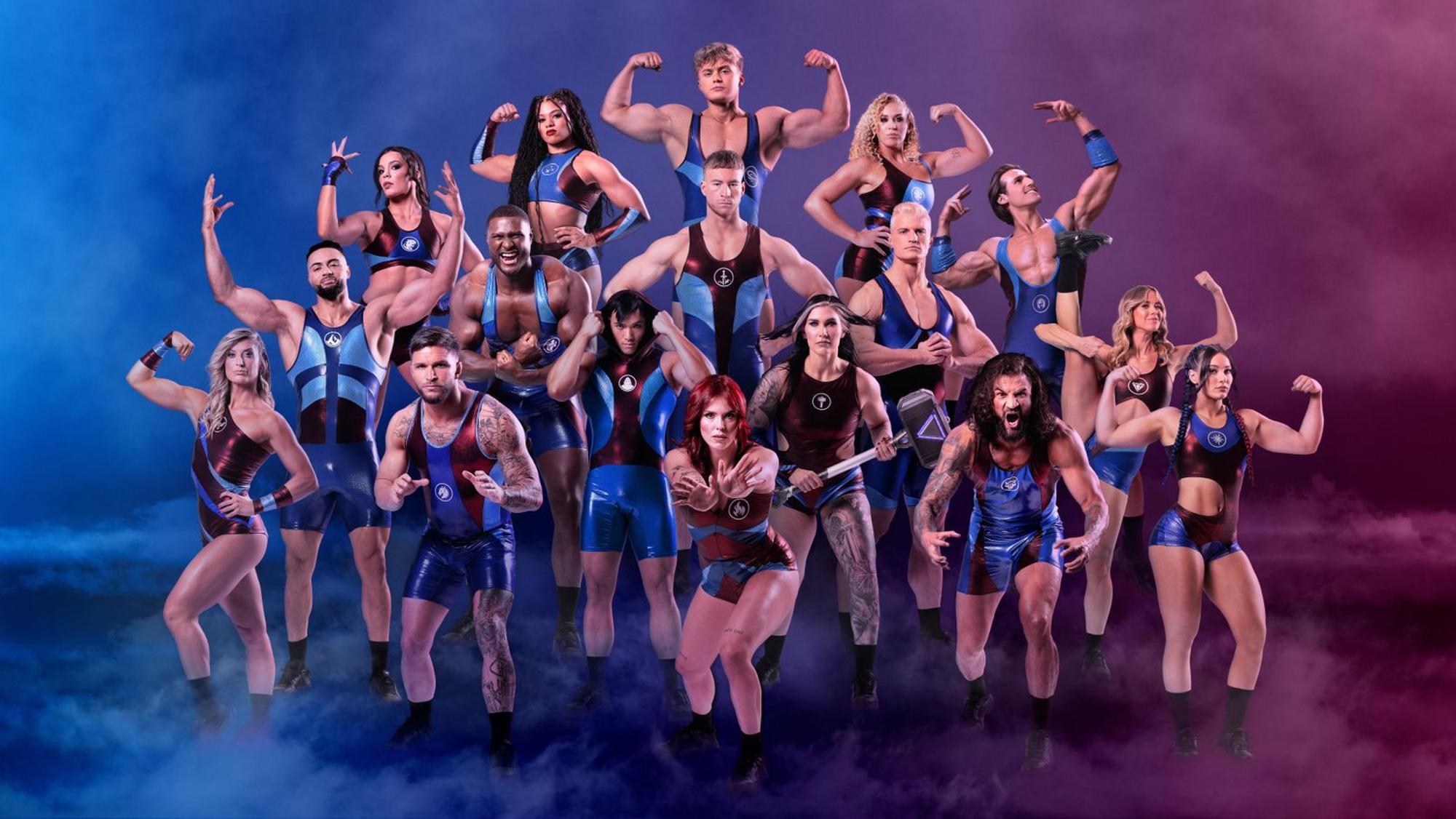 „Das sind absolute Biester!“ Die 17 Gladiators von „Gladiators - Die Show der Giganten“ (RTL) machen auf Kommentator Frank Buschmann einen kräftigen Eindruck. (Bild: RTL/Pascal Bünning)