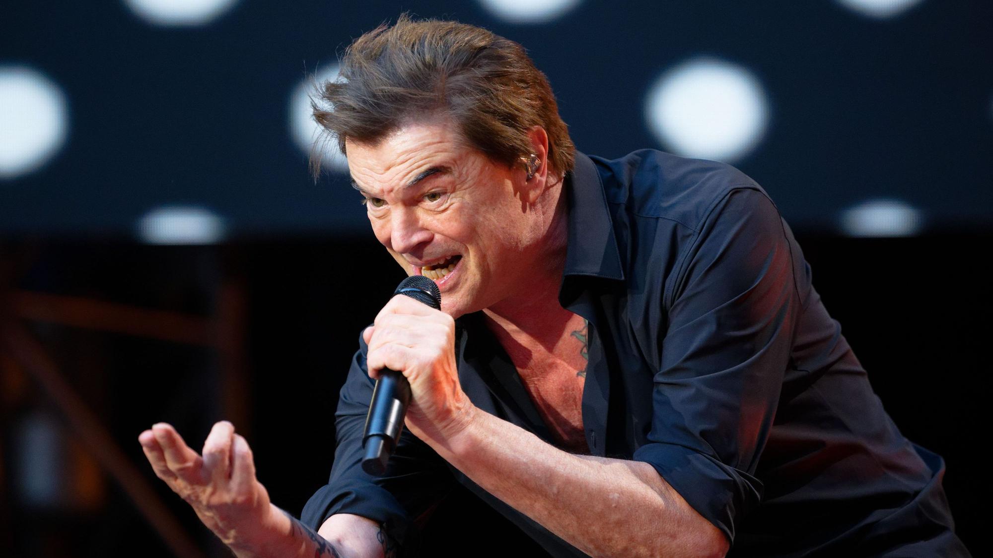 Campino, Sänger der Toten Hosen, holte Marian Gold auf die Bühne (Archivbild).