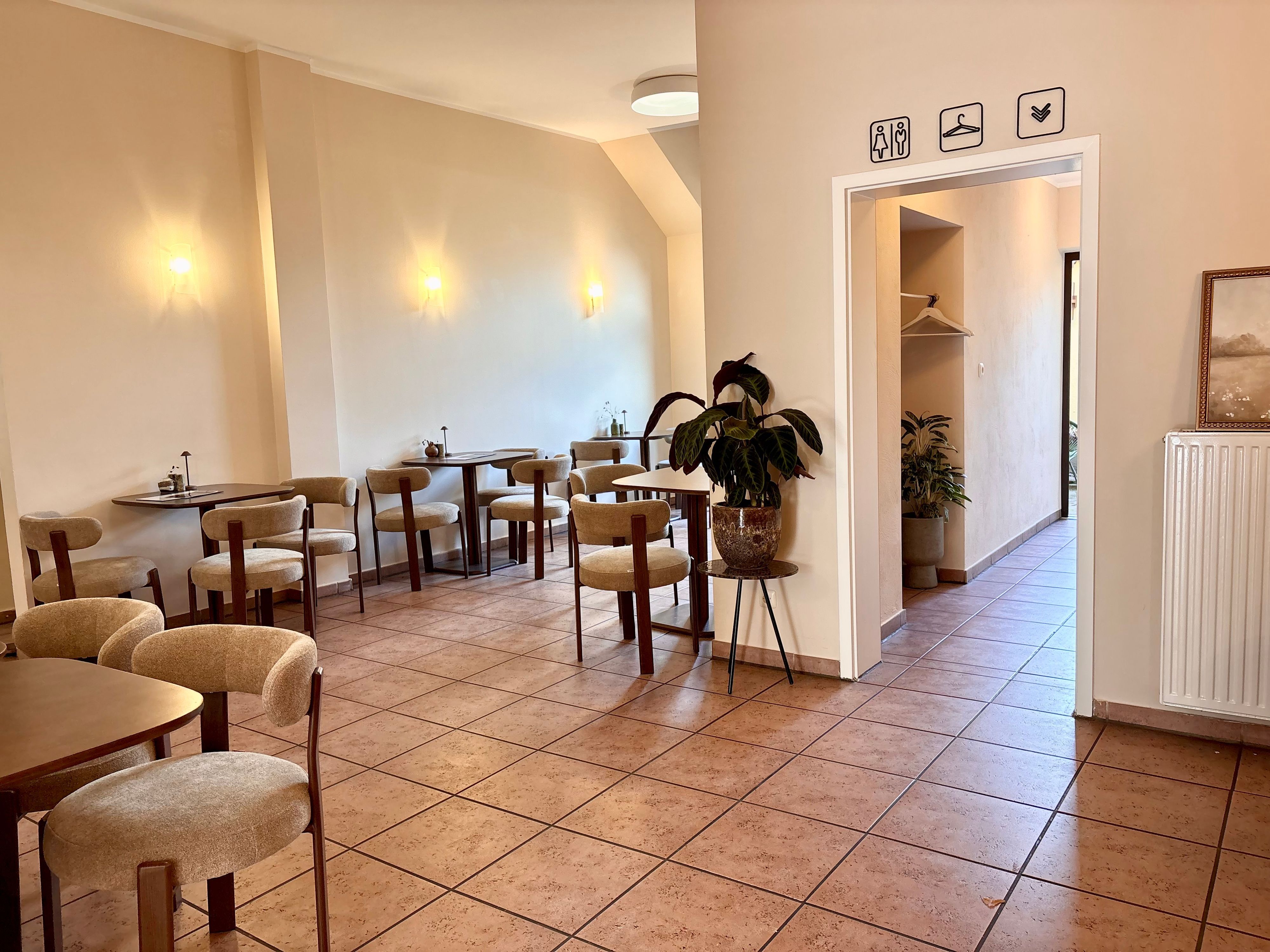 Der große Innenraum im Twisit Café.