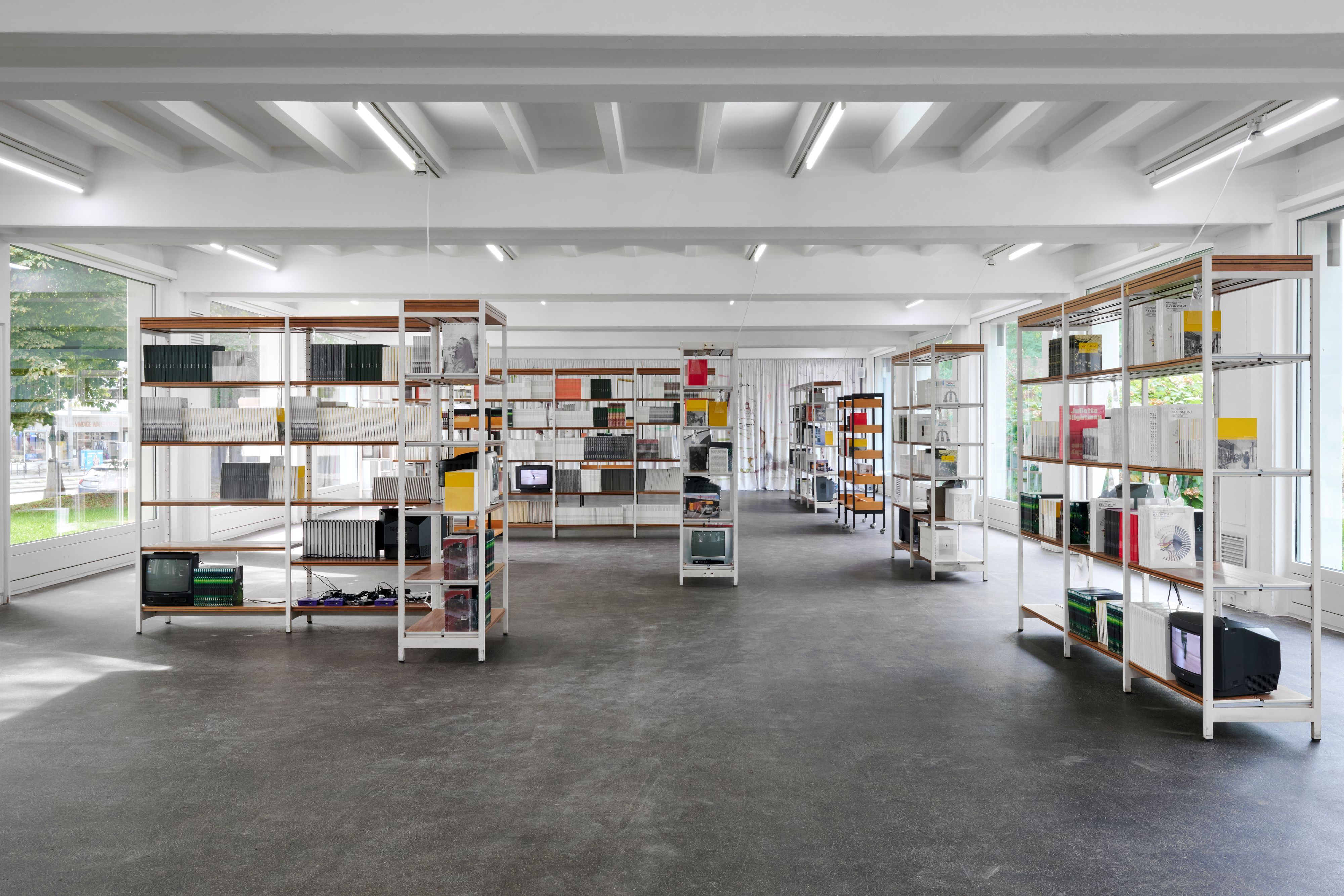 Ser Serpas – „Sonderbare Tage“: Ausstellungsansicht im Kölnischen Kunstverein
