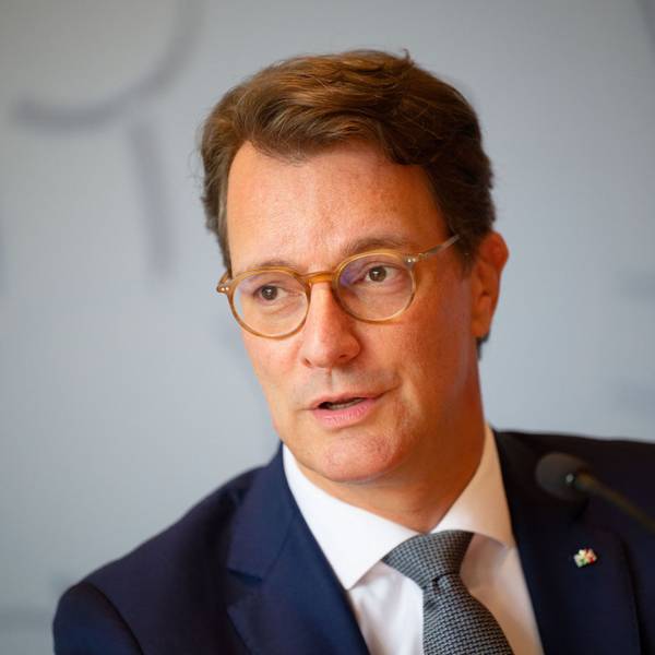 Hendrik Wüst (CDU), Ministerpräsident von Nordrhein-Westfalen, spricht bei einer Pressekonferenz zur Landespolitik. (Archivbild)