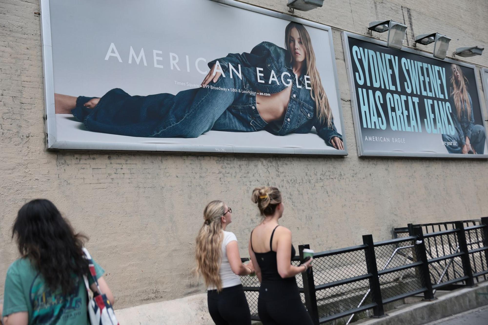 Eine Jeans-Werbung mit Sydney Sweeney erregte 2025 in den USA die Gemüter. (Bild: Michael M. Santiago/Getty Images)