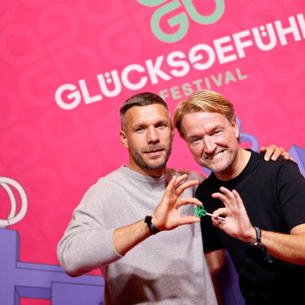 Lukas Podolski und Markus Krampe - die beiden Organisatoren des Glücksgefühle Festivals - bei der Vorstellung des Programms für das Glücksgefühle Festival 2026 im Cinedom.