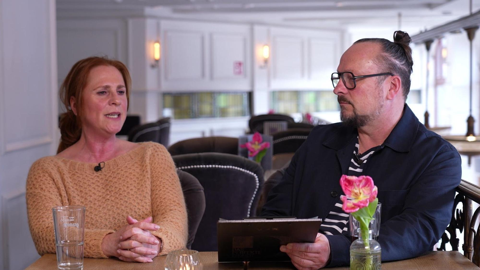 Was wird Tim heute wohl kredenzen? Maike und Gabriel haben keine Ahnung. (Bild: RTL)