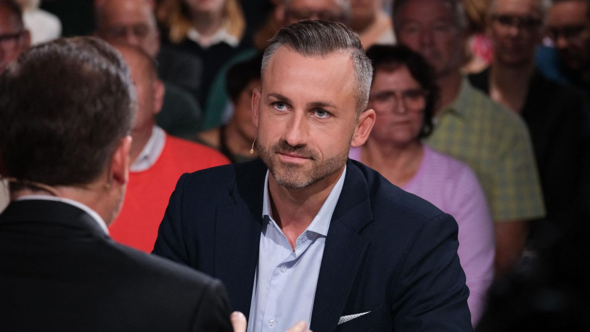 Ulrich Siegmund, Spitzenkandidatin der AfD bei der Landtagswahl in Sachsen-Anhalt spricht im ZDF-Morgenmagazin „moma vor der Wahl“ mit dem Moderator Andreas Wunn.