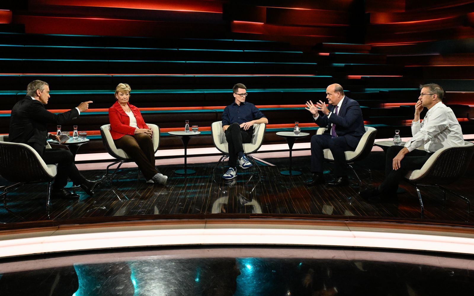 Bei „Markus Lanz“ beschäftigte die Runde die Frage nach den Konsequenzen der Landtagswahl in Sachsen-Anhalt. (Bild: ZDF / Markus Hertrich)