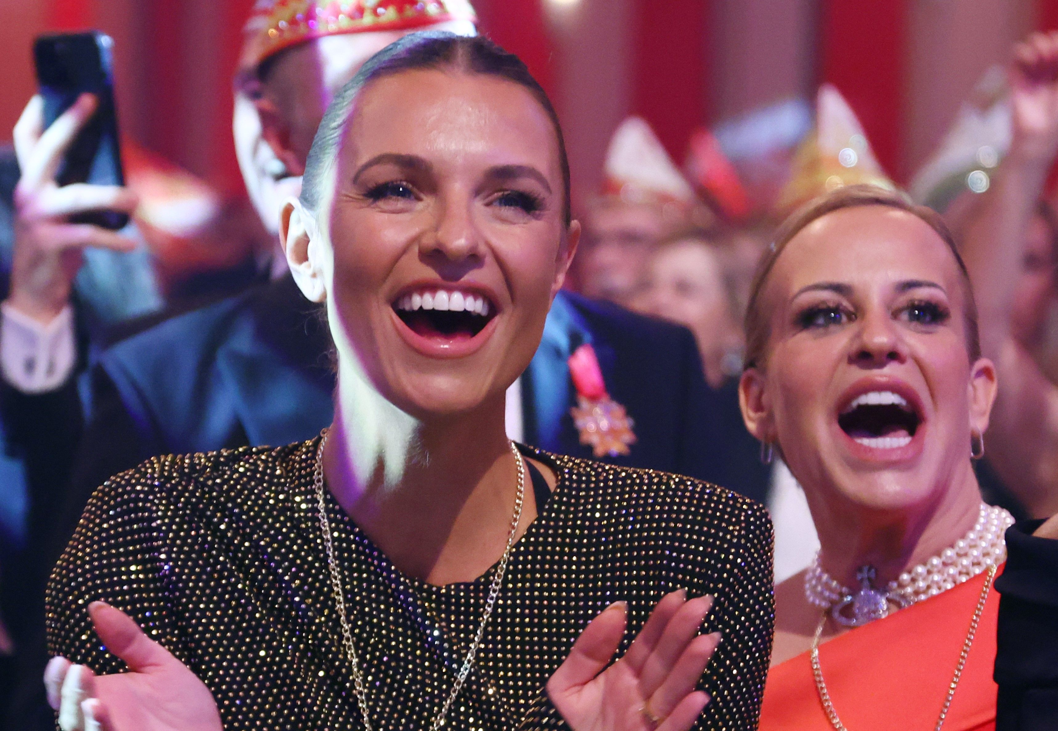 Laura Wontorra freut sich.