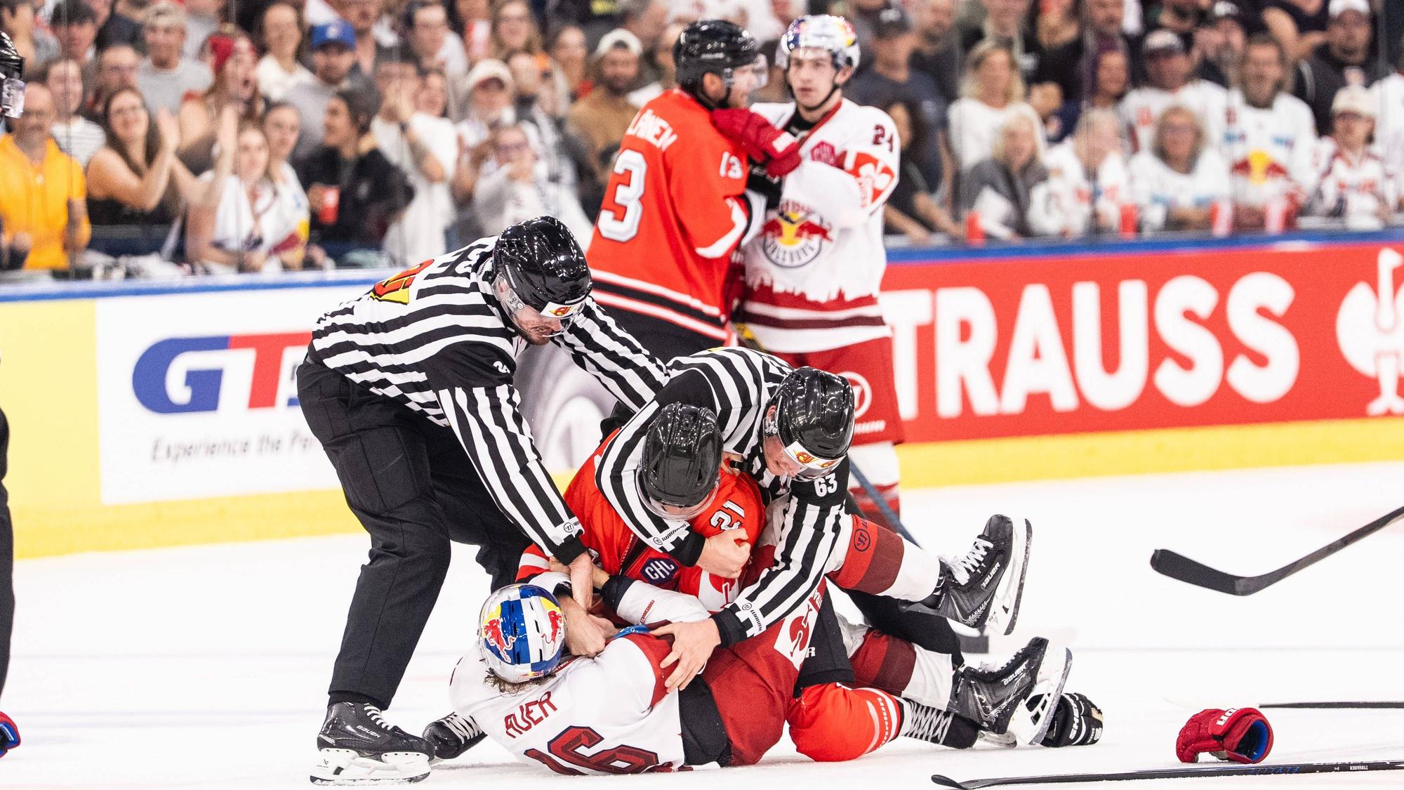 Ice hockey, Eishockey - CHL, EC RBS vs Koeln SALZBURG,AUSTRIA,03.SEP.26 - ICE HOCKEY - CHL, Champions Hockey League, group stage, EC Red Bull Salzburg vs Koelner Haie. Image shows Luca Auer EC RBS and Juhani Tyrvaeinen Koelner Haie in a fight. PUBLICATIONxNOTxINxAUTxSUIxSWE GEPAxpictures/xJulioxArellano