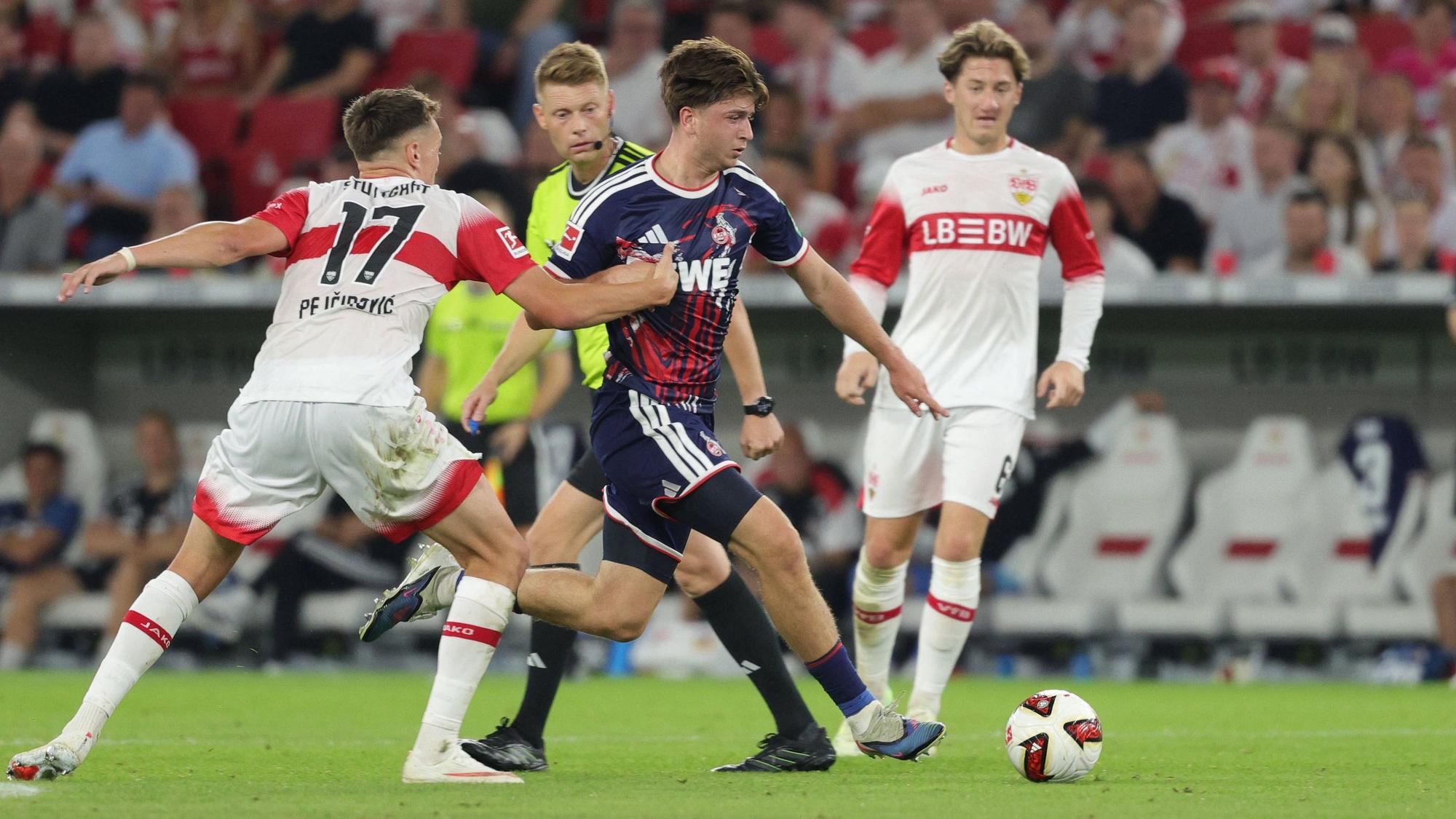 2026.09.04, Deutschland, Stuttgart Fußball VfB Stuttgart vs. 1. FC Köln, Mikey Moore Köln Gemäß den Vorgaben der DFL Deutsche Fußball Liga ist es untersagt, in dem Stadion und/oder vom Spiel angefertigte Fotoaufnahmen in Form von Sequenzbildern und/oder videoähnlichen Fotostrecken zu verwerten bzw. verwerten zu lassen. DFL, DFB regulations prohibit any use of photographs as image sequences and/or quasi-video. *** September 4, 2026, Germany, Stuttgart: Soccer VfB Stuttgart vs. 1. FC Köln, Mikey Moore, Cologne: In accordance with the regulations of the DFL German Soccer League, it is prohibited to use or allow the use of photographs taken in the stadium and/or during the game in the form of image sequences and/or video-like photo series. DFL and DFB regulations prohibit any use of photographs as image sequences and/or quasi-video content.