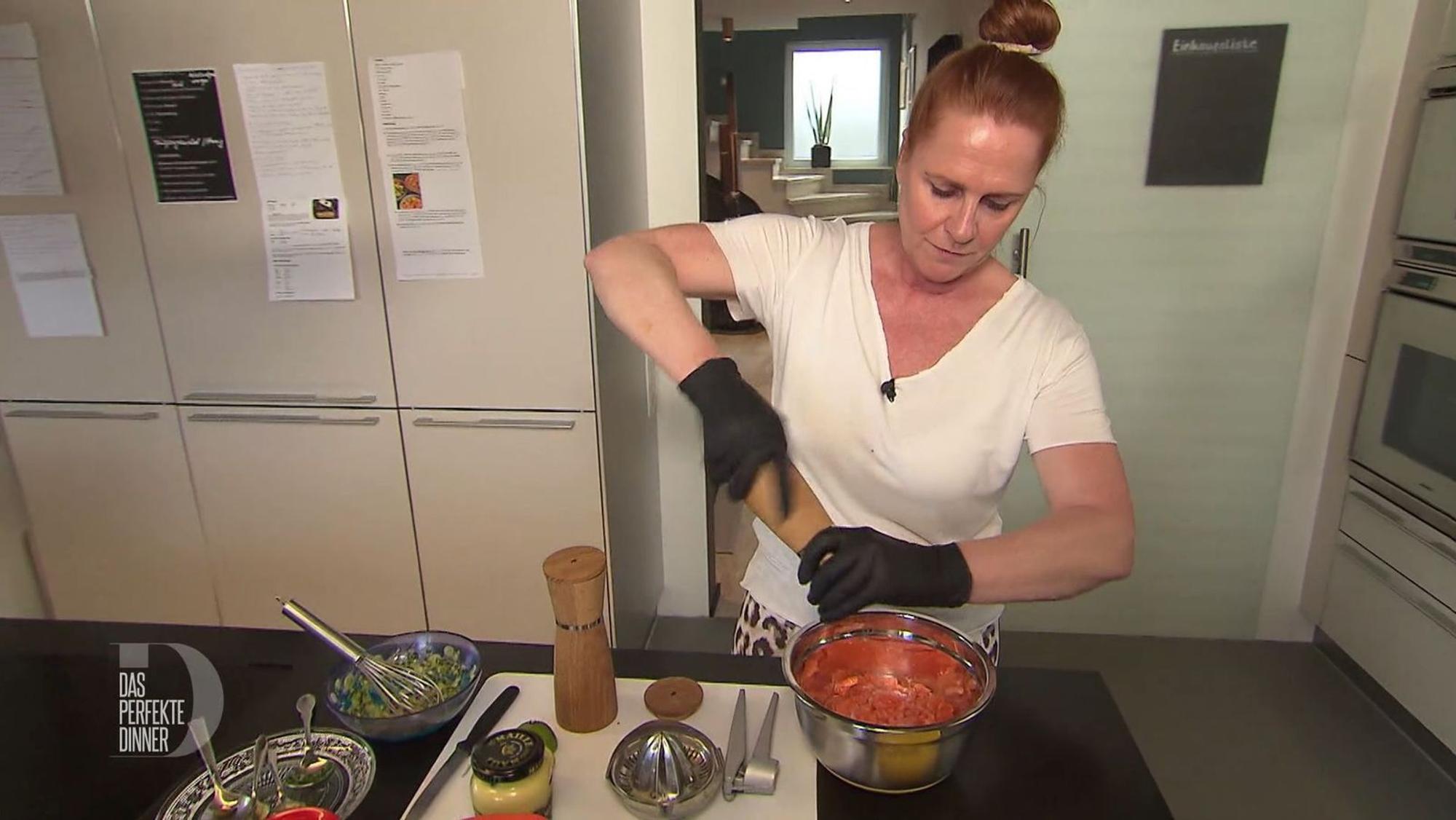Bei Maike sitzt jeder Handgriff, da kann eigentlich nicht viel schiefgehen.
(Bild: RTL)