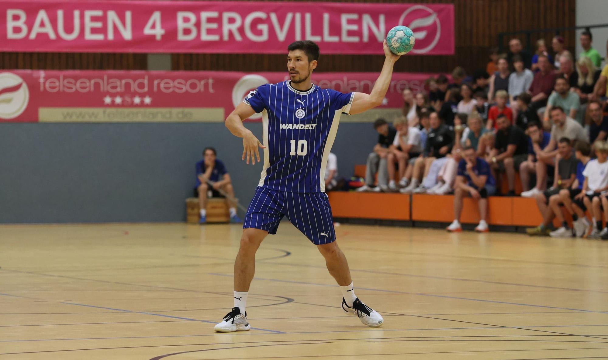 Alex Dujshebaev beim Wurf.