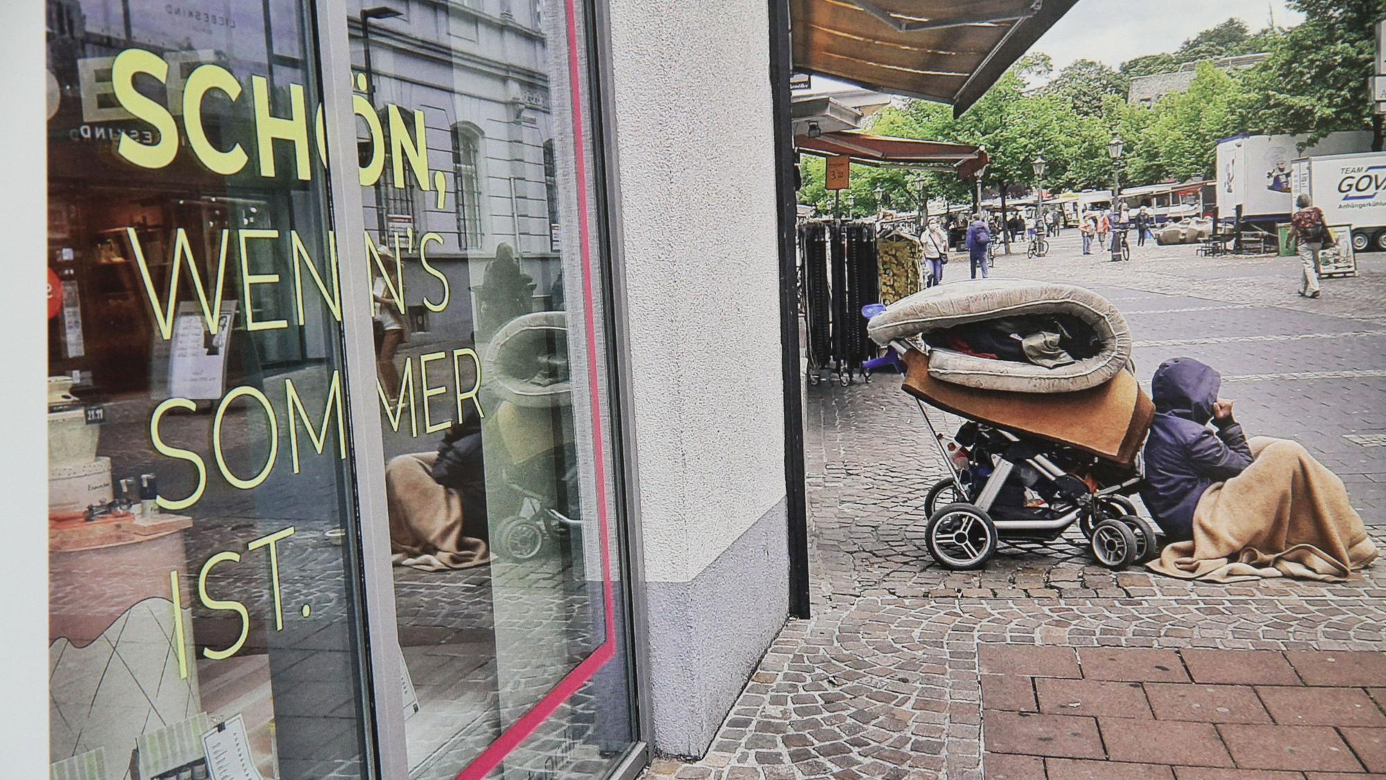 „Stadtbilder – ein fotografisches Lagebild an Rhein und Sieg“ von Klaus Strack, "Schön wenn's Sommer ist", Siegburg 2022
