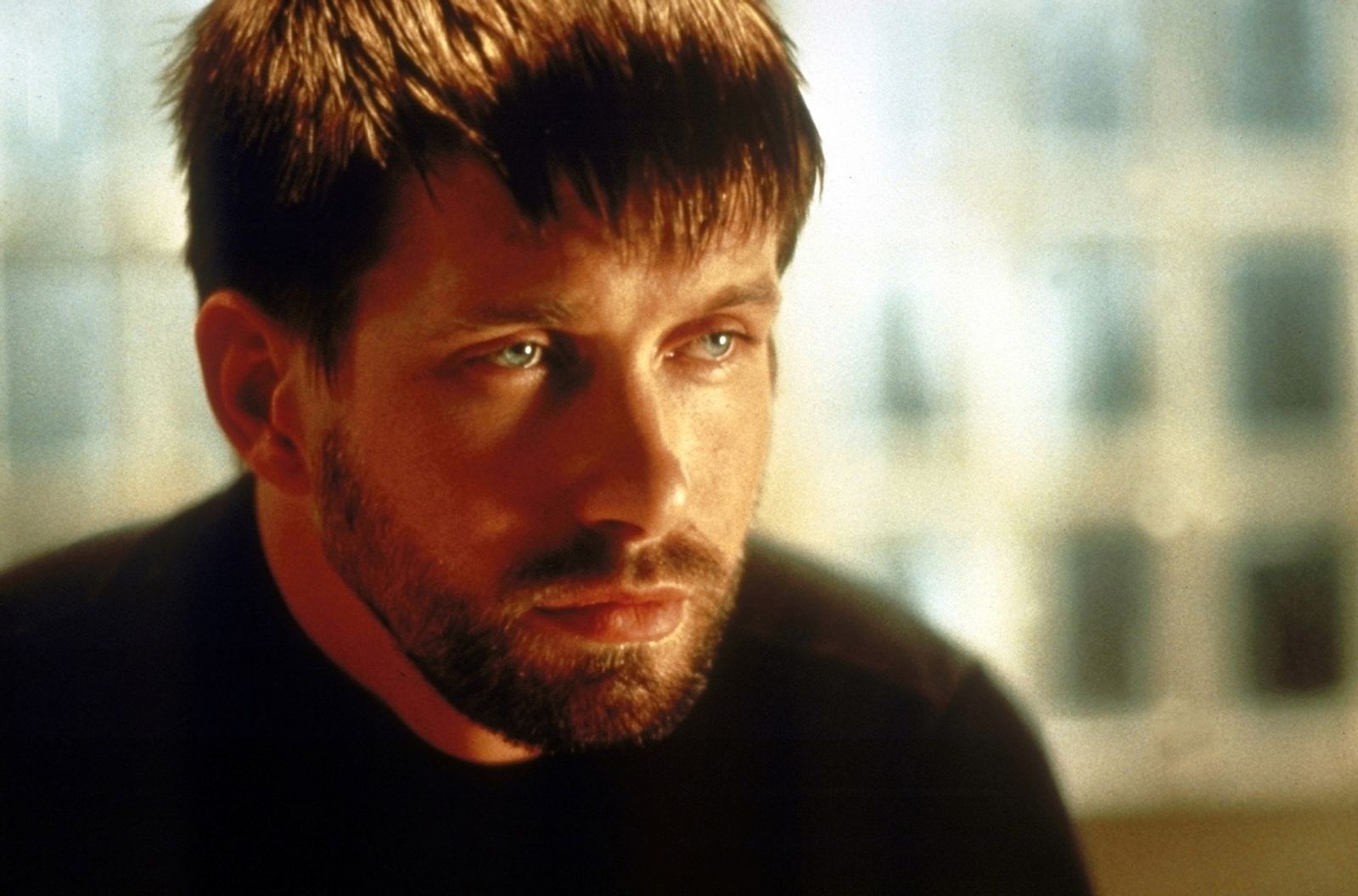 Gangster McManus (Stephen Baldwin) liefert seinen Freunden einen todsicheren Tipp. (Bild: AXN / Gramercy Pictures)