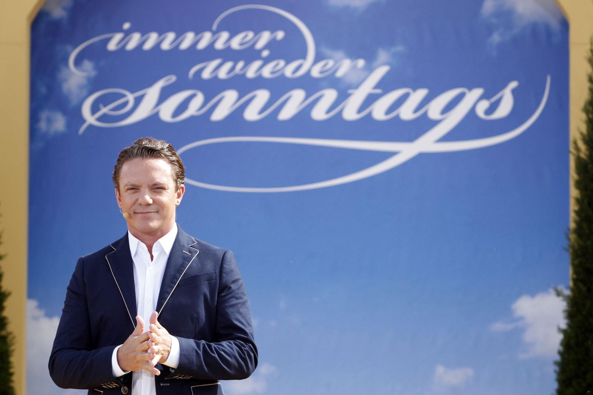 Über 20 Jahre lang hat Stefan Mross „Immer wieder sonntags“ moderiert. Nun steht die ARD-Schlagershow vor dem Aus. (Bild: 2015 Getty Images/Michele Tantussi)