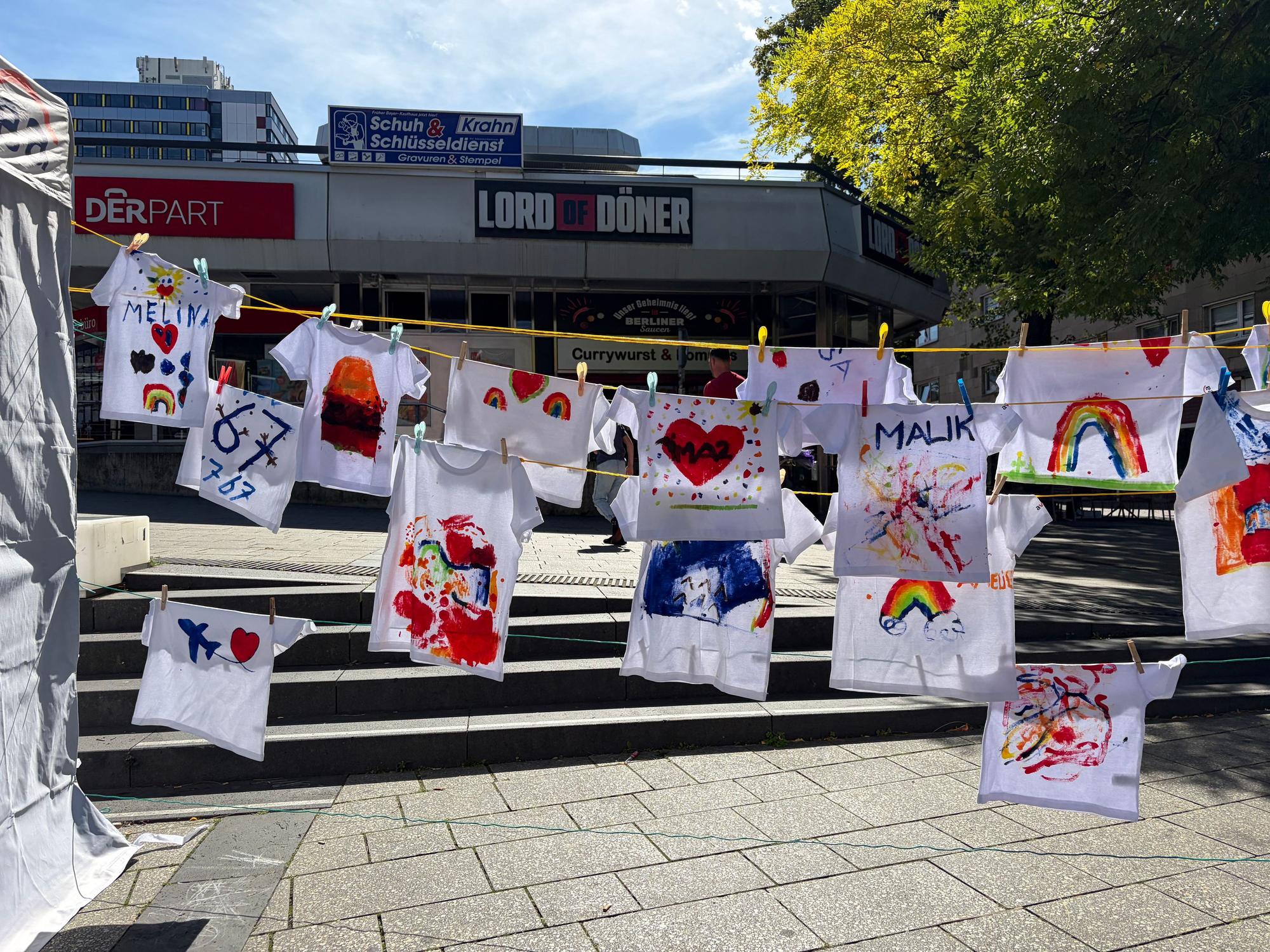 Fast Fashion war das Thema bei der Avea - dazu gab es die Möglichkeit, eigene T-Shirts zu gestalten.