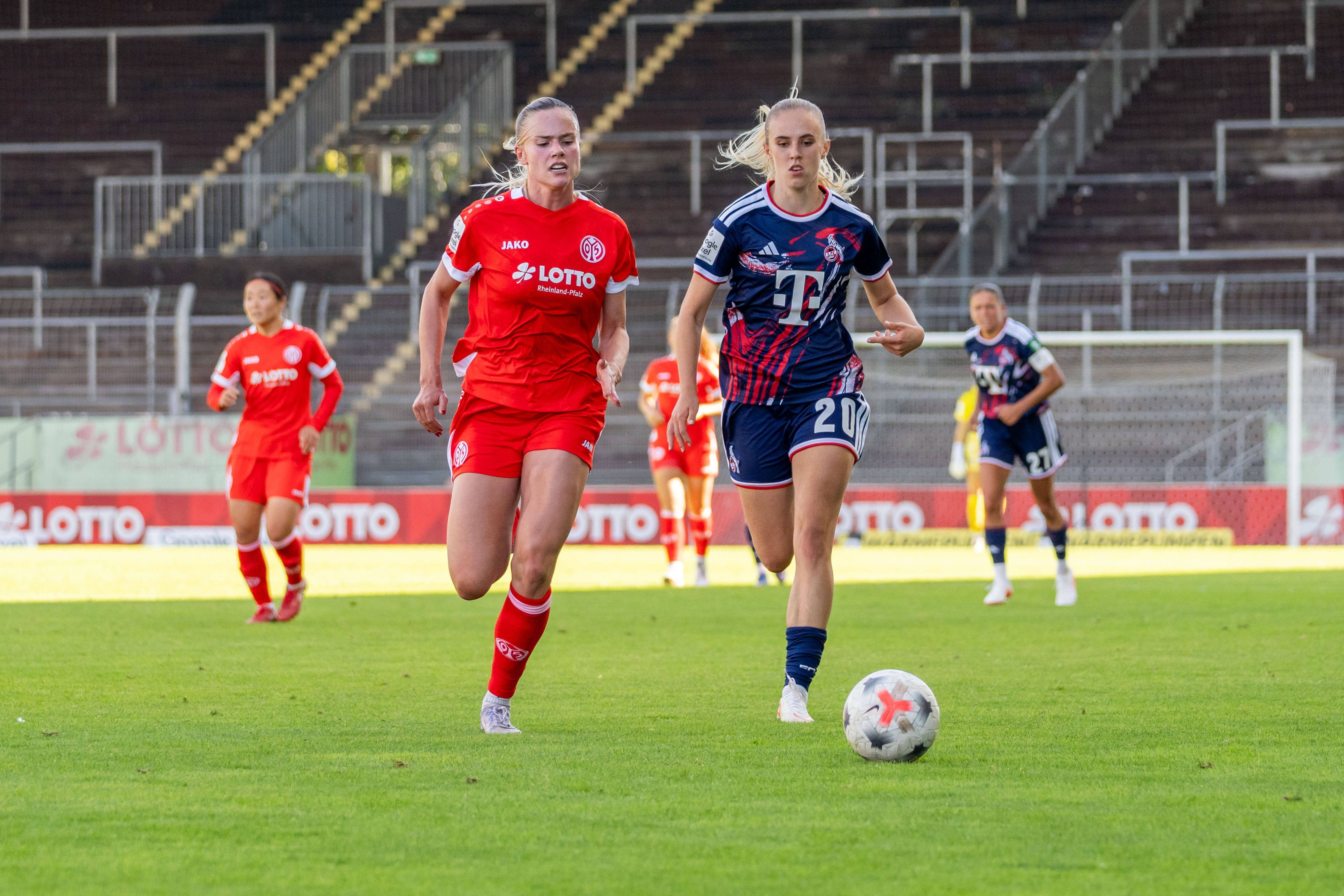 Spielszene, Zweikampf, Sprint, Rennen, v.l. Sabina Jackson 1. FSV Mainz 05, 20, Carolin Elsen 1. FC Koeln, 20, GER, 1. FSV Mainz 05 vs. 1. FC Koeln, Fussball, Google Pixel Frauen-Bundesliga, 3. Spieltag, Saison 2026/2027, 05.09.2026, DFB REGULATIONS PROHIBIT ANY USE OF PHOTOGRAPHS AS IMAGE SEQUENCES AND/OR QUASI-VIDEO, GER, 1. FSV Mainz 05 vs. 1. FC Koeln, Fussball, Google Pixel Frauen-Bundesliga, 3. Spieltag, Saison 2026/2027, 05.09.2026 Mainz *** Game action, tackle, sprint, race, from left: Sabina Jackson 1 FSV Mainz 05, 20, Carolin Elsen 1 FC Cologne, 20, GER, 1 FSV Mainz 05 vs. 1 FC Cologne, soccer, Google Pixel Womens Bundesliga, Matchday 3, 20262027 season, September 5, 2026, DFB regulations prohibit any use of photographs as image sequences and/or quasi-video, GER, 1 FSV Mainz 05 vs. 1 FC Cologne, Soccer, Google Pixel Womens Bundesliga, Matchday 3, 20262027 Season, September 5, 2026, Mainz Copyright: xEibner-Pressefoto/J-NxGroemlingx EP_JGG