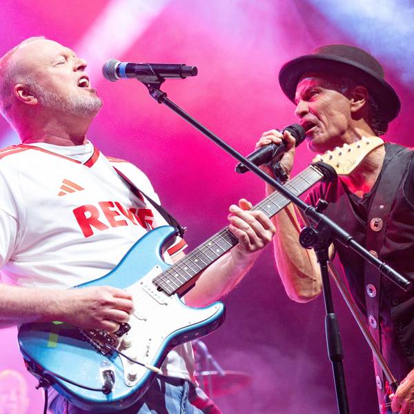 Stefan Raab spielt mit Brings am Roncalliplatz „Superjeilezick“.