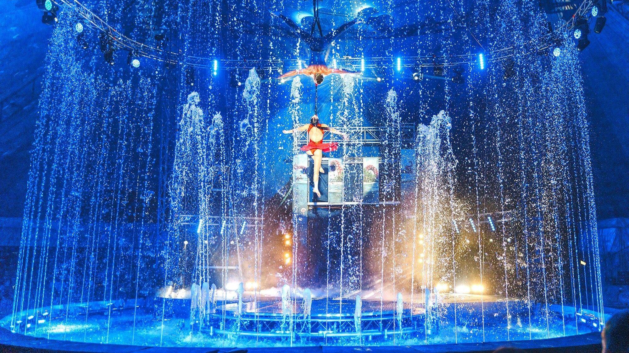 Artistik im Waterland Zirkus.