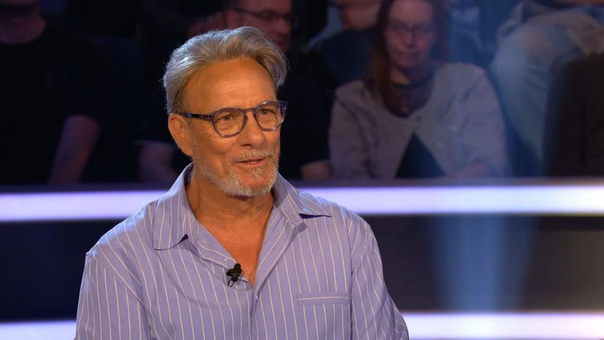 Friseur Carsten Floß aus Betzdorf fiel ebenfalls von 16.000 auf 500 Euro. „Das war jetzt schade“, fand Jauch. (Bild: RTL)