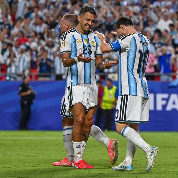 June 16, 2026, Kansas City, Missouri, USA: Argentina defender FACUNDO MEDINA 25 and forward LIONEL MESSI 10 celebrate Messi s third goal of the 2026 World Cup Group J match versus Algeria at Kansas City Stadium Arrowhead, Kansas City, Missouri, USA. World Cup 2026: Group J: Argentina 3:0 Algeria PUBLICATIONxINxGERxSUIxAUTxONLY - ZUMAw214 20260616_zsp_w214_058 Copyright: xSvenxWhitex