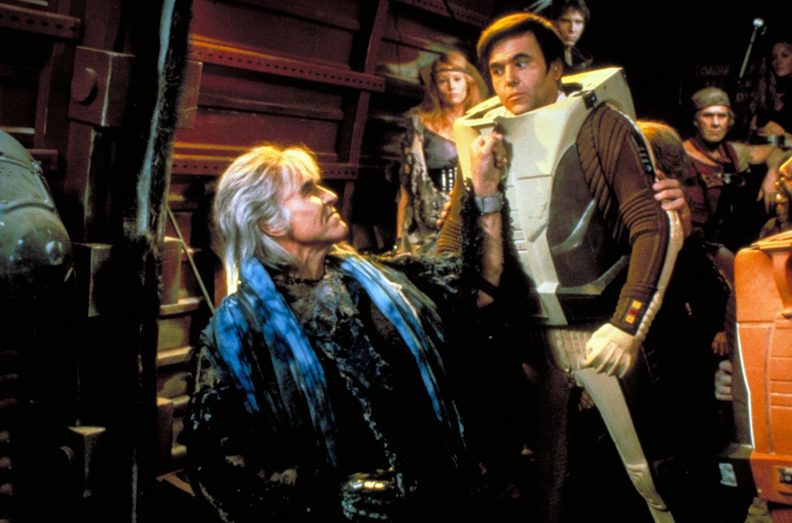 Khan (Ricardo Montalbán, links) ist zurückgekehrt, um sich an seinem Erzfeind Kirk zu rächen.  (Bild: Paramount Pictures)
