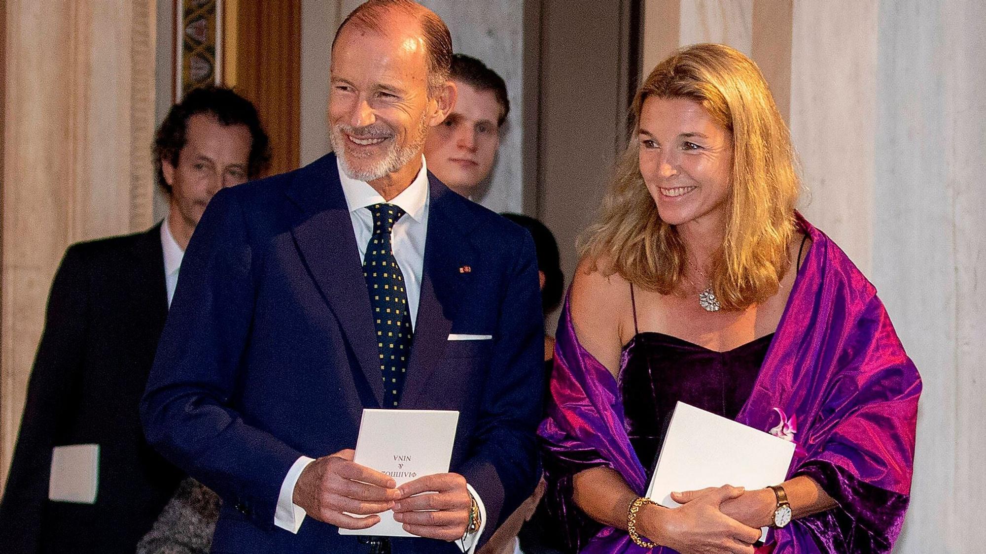 Prinz Kyril und seine Partnerin Katharine Butler bei einer Hochzeit in Griechenland.