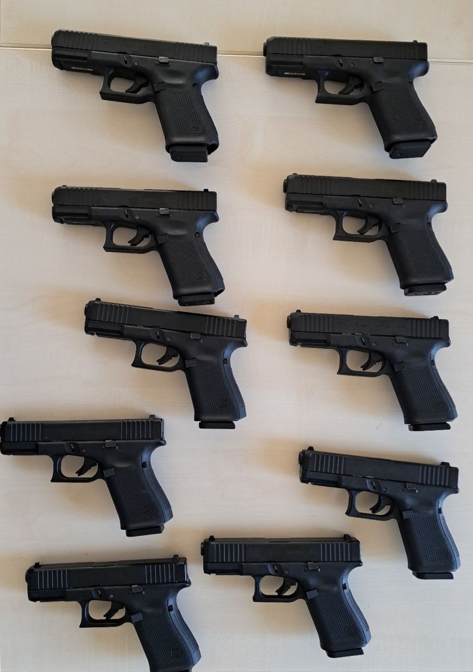 Das Bild zeigt sichergestellte Waffen, Kaliber 9mm Luger.