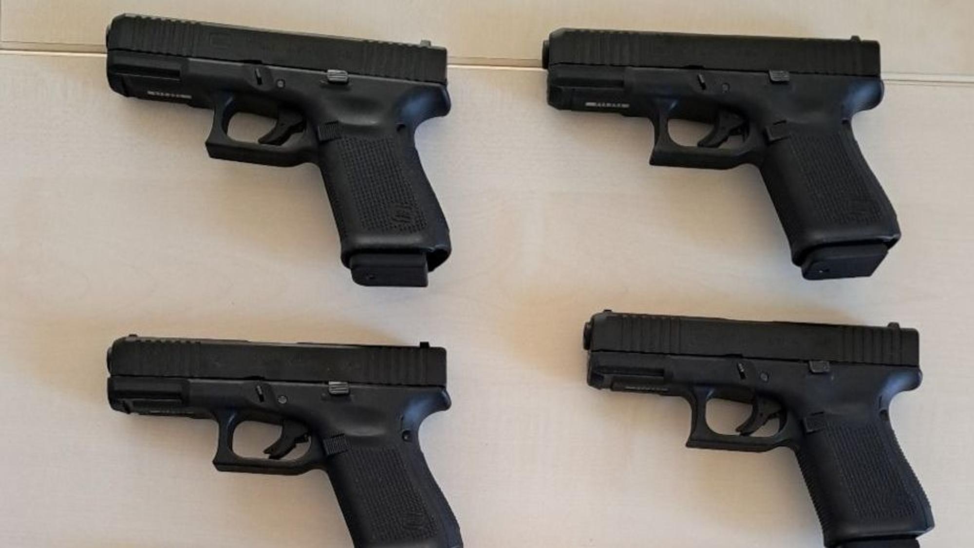 Das Bild zeigt sichergestellte Waffen, Kaliber 9mm Luger.