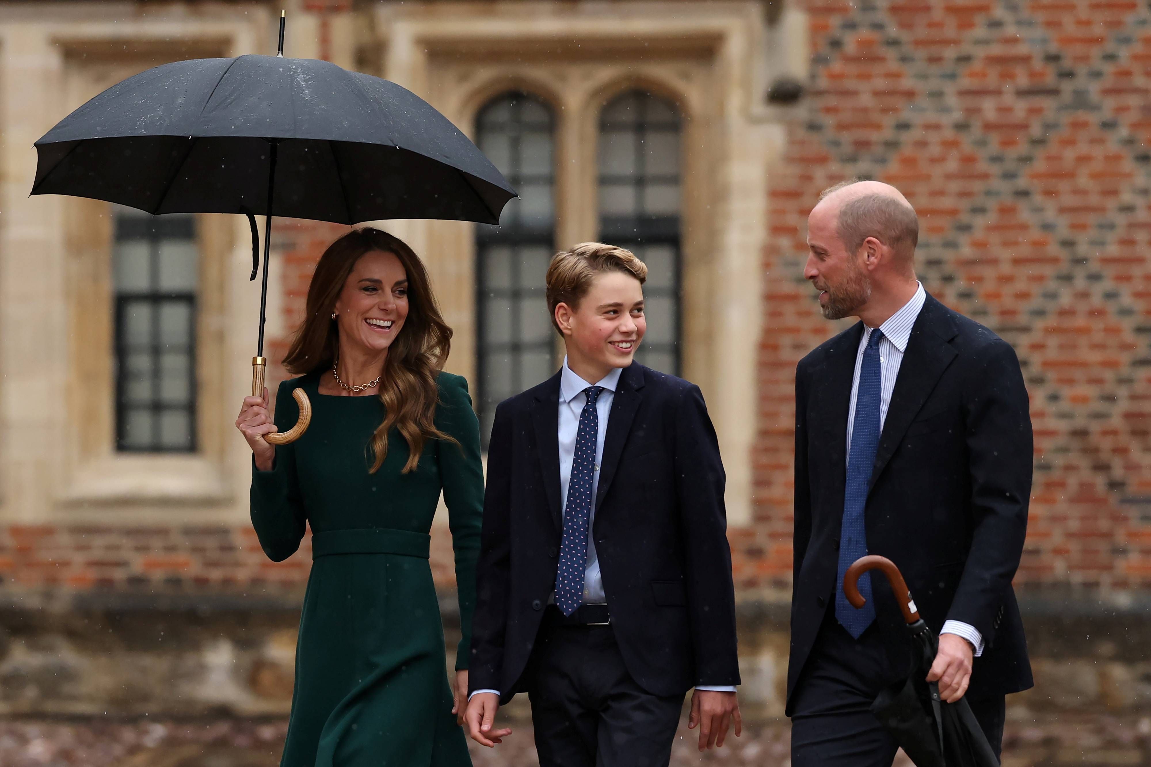 Prinzessin Kate und Prinz William begleiten Prinz George am ersten Schultag.