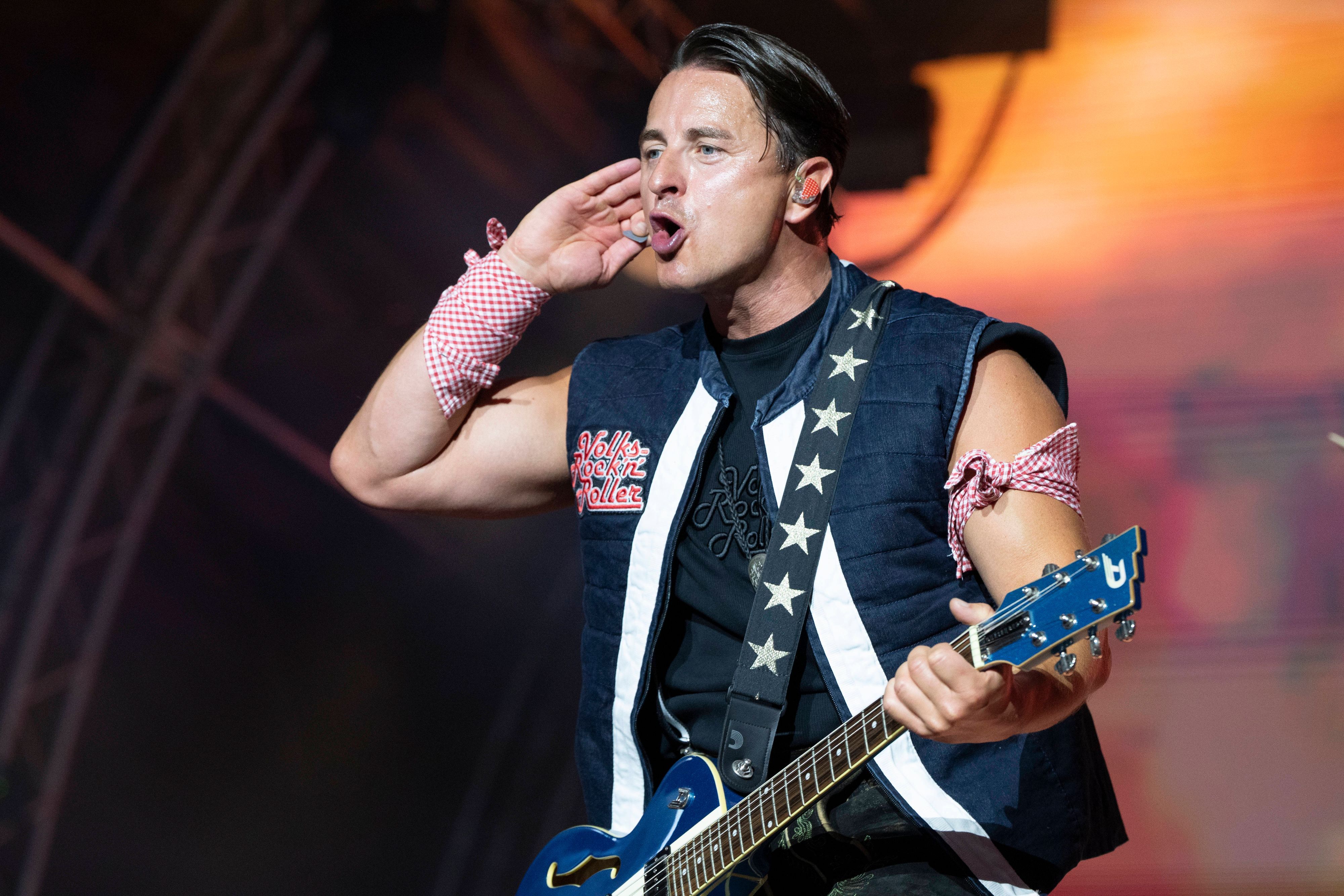 Andreas Gabalier bei einem Bühnenauftritt. (Archivbild)