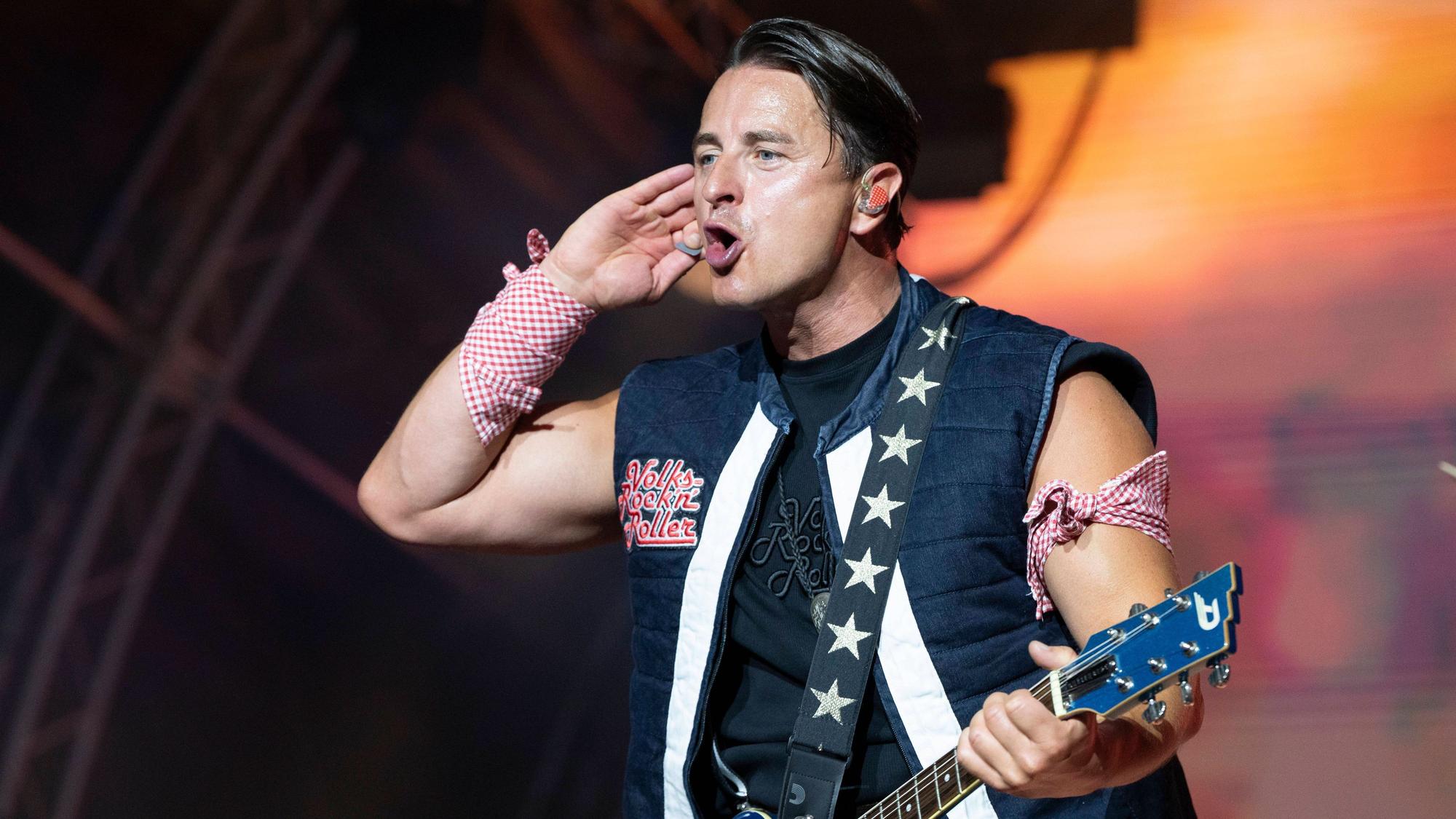Andreas Gabalier bei einem Bühnenauftritt. (Archivbild)