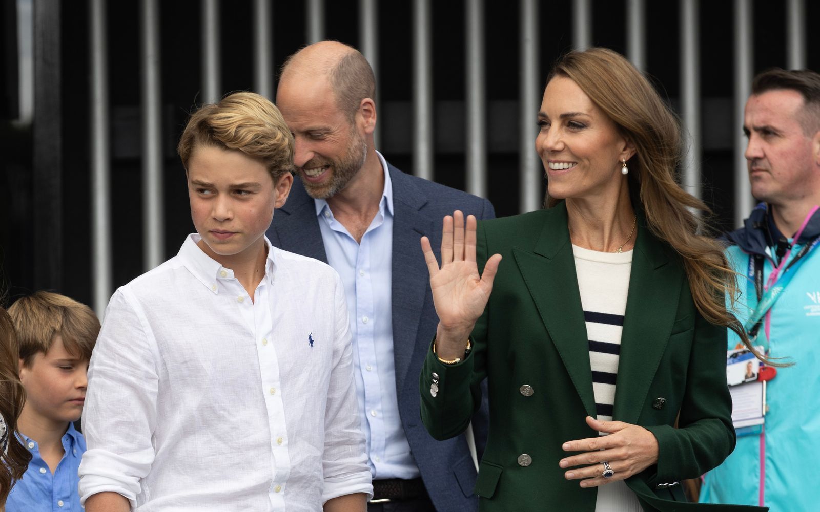 Prinz George wird in Eton zur Schule gehen - so wie es einst sein Vater William (Mitte, mit Prinzessin Kate) tat. (Bild: 2026 Getty Images/WPA Pool)