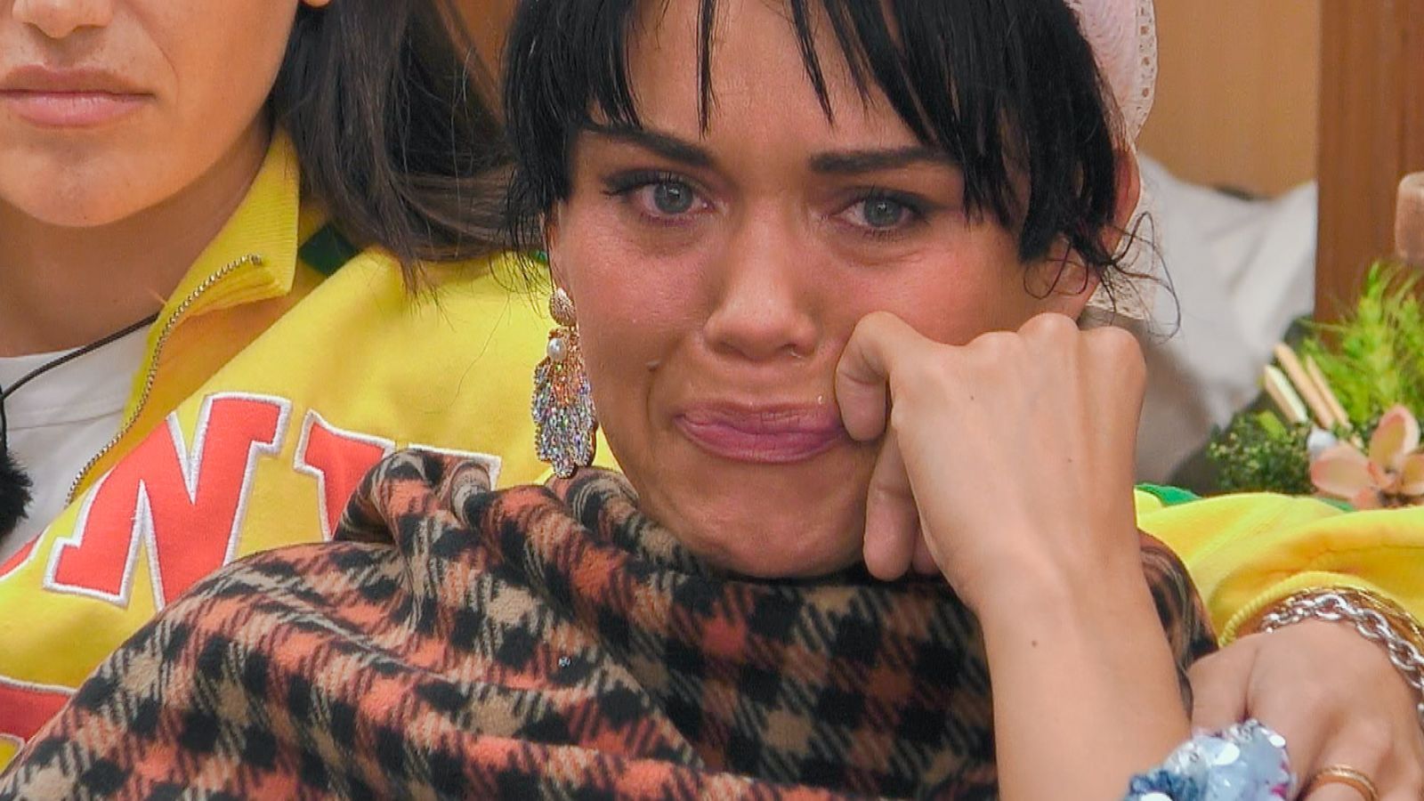 Vanessa fällt es zunehmend schwerer, ihre Fröhlichkeit zu bewahren.  (Bild: RTL)