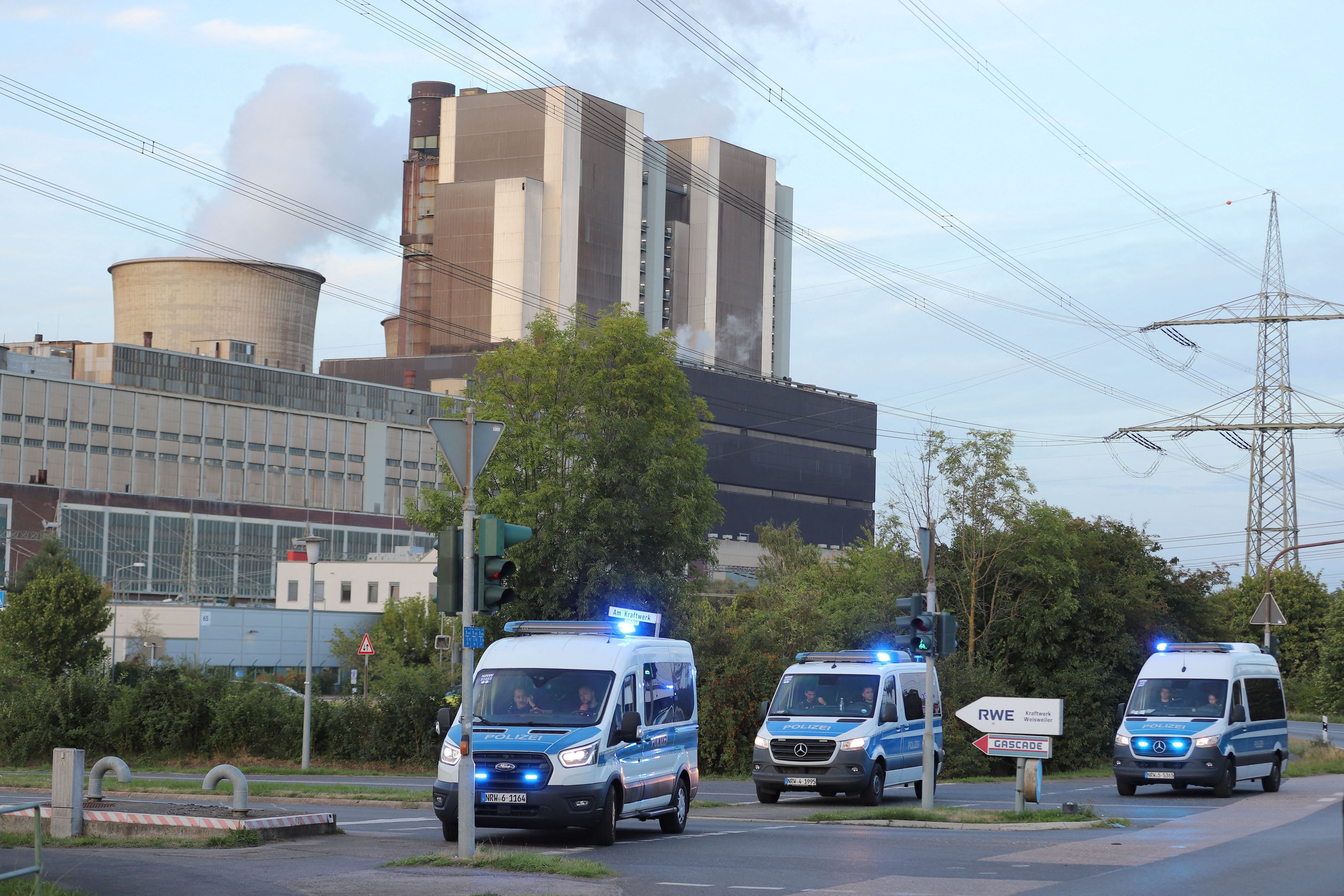 Polizeieinsatz am Montag (7. September) am Kraftwerk Weisweiler.