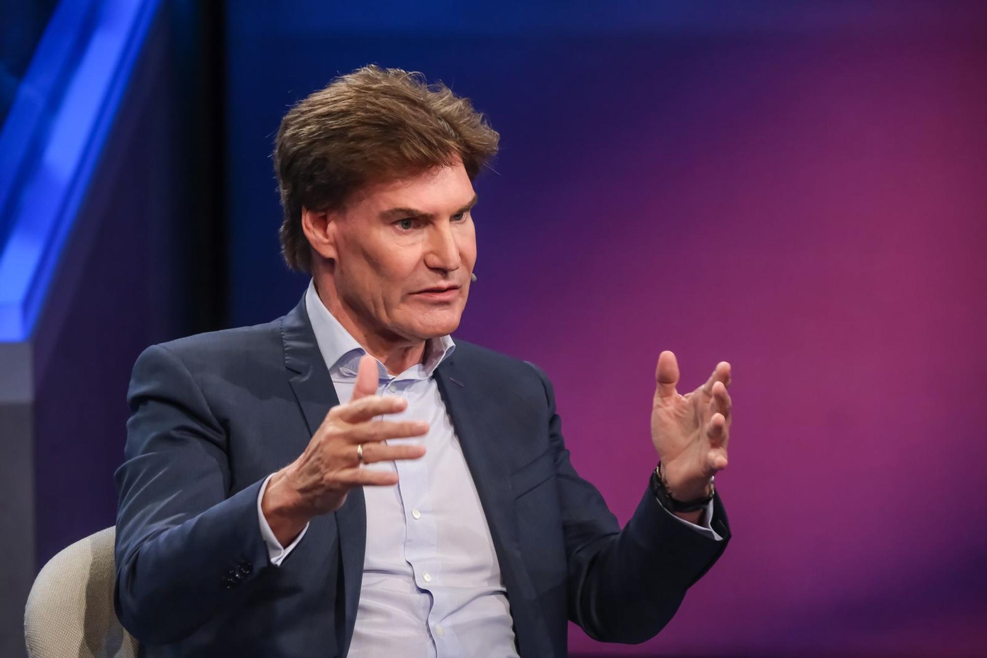 Carsten Maschmeyer war bei „Maischberger“ zu Gast. (Bild: WDR/Oliver Ziebe)