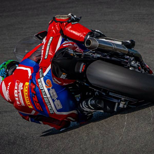 Motorradrennfahrer Florian Alt in Aktion.