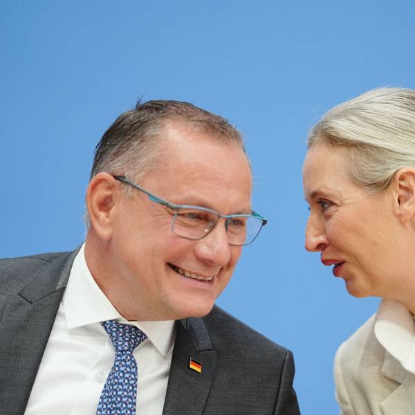 Die AfD-Chefs Alice Weidel und Tino Chrupalla bei einer Pressekonferenz. Nach dem Erfolg der AfD in Sachsen-Anhalt werden auch in Köln Warnungen vor der in Teilen gesichert rechtsextremen Partei laut. (Archivbild)
