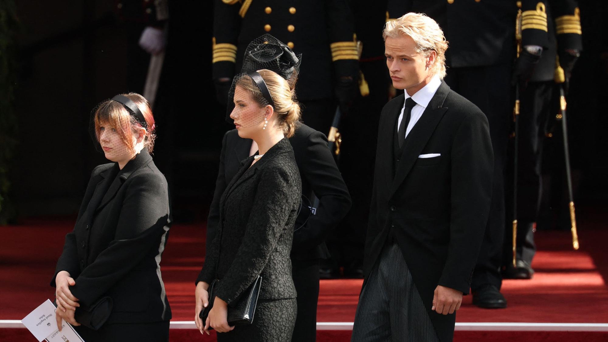 Marius Borg Høiby (r) bei der Trauerfeier für König Harald in Oslo.