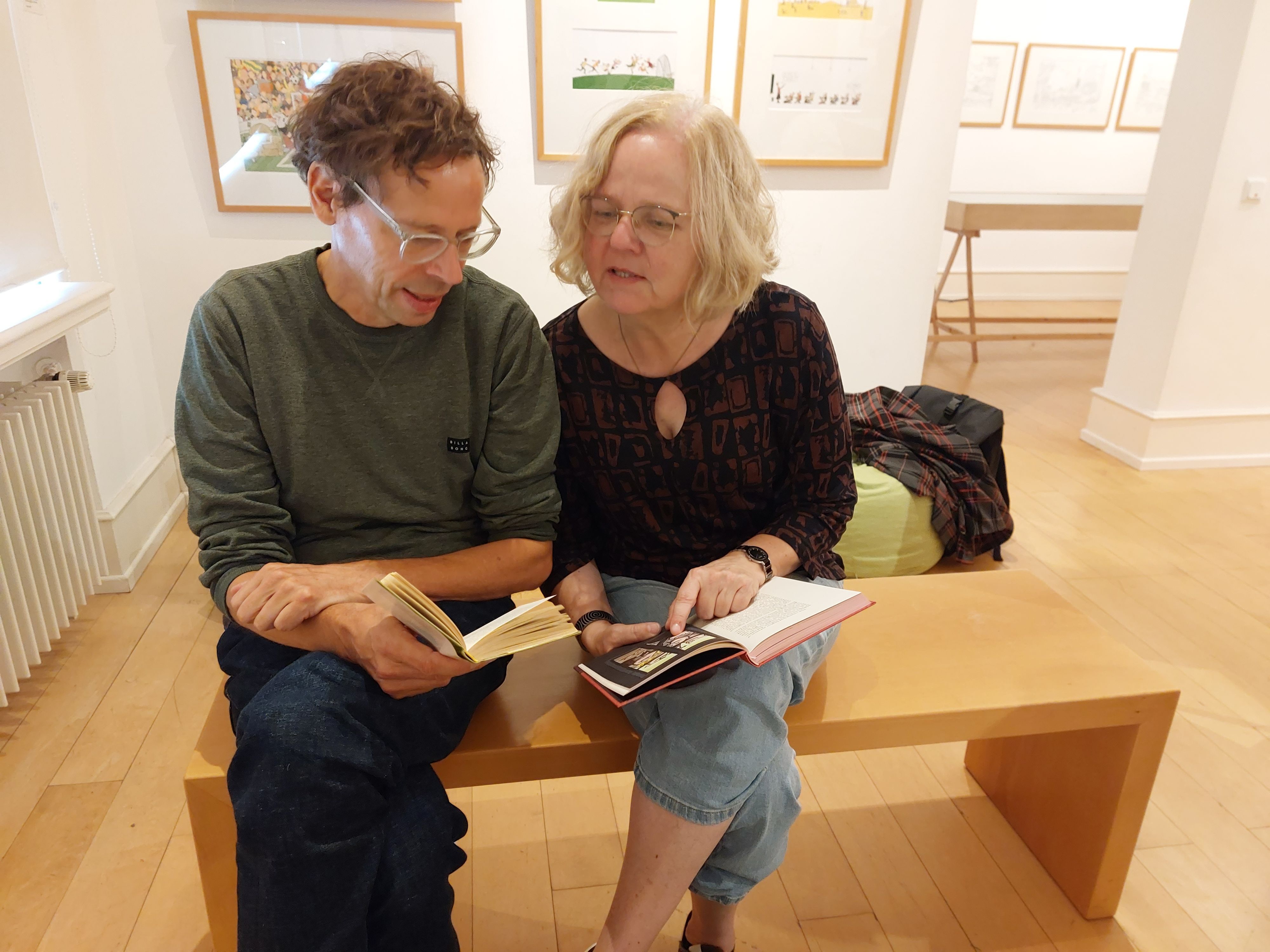 Ausstellung Väter und Söhne III im Bilderbuchmuseum F.K. Waechter und Philip Waechter

Orwells Farm der Tiere haben sowohl F.K. als auch Philip Waechter illustriert.