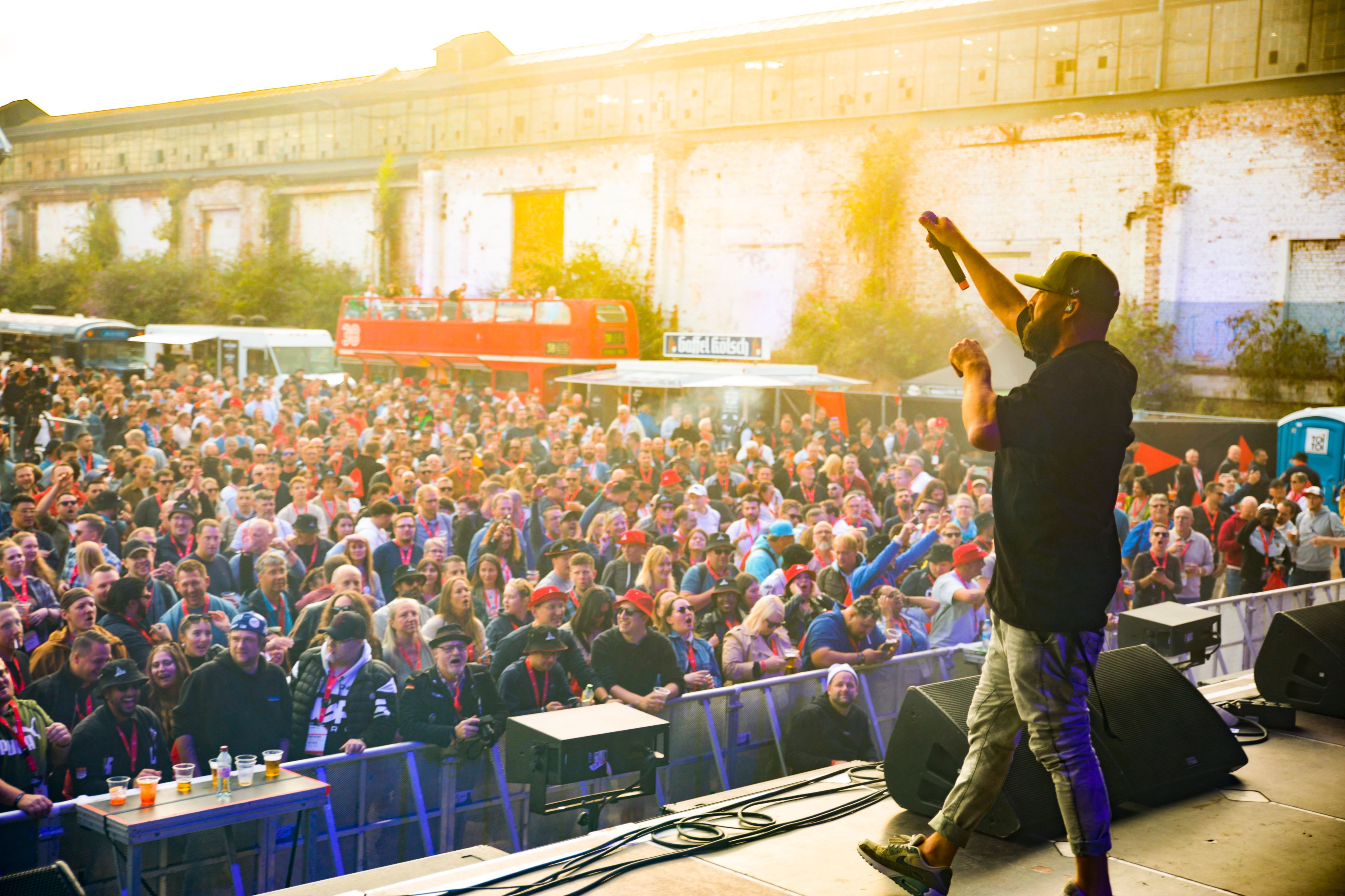 Auftritt von Gentleman bei einem Festival in Köln.
