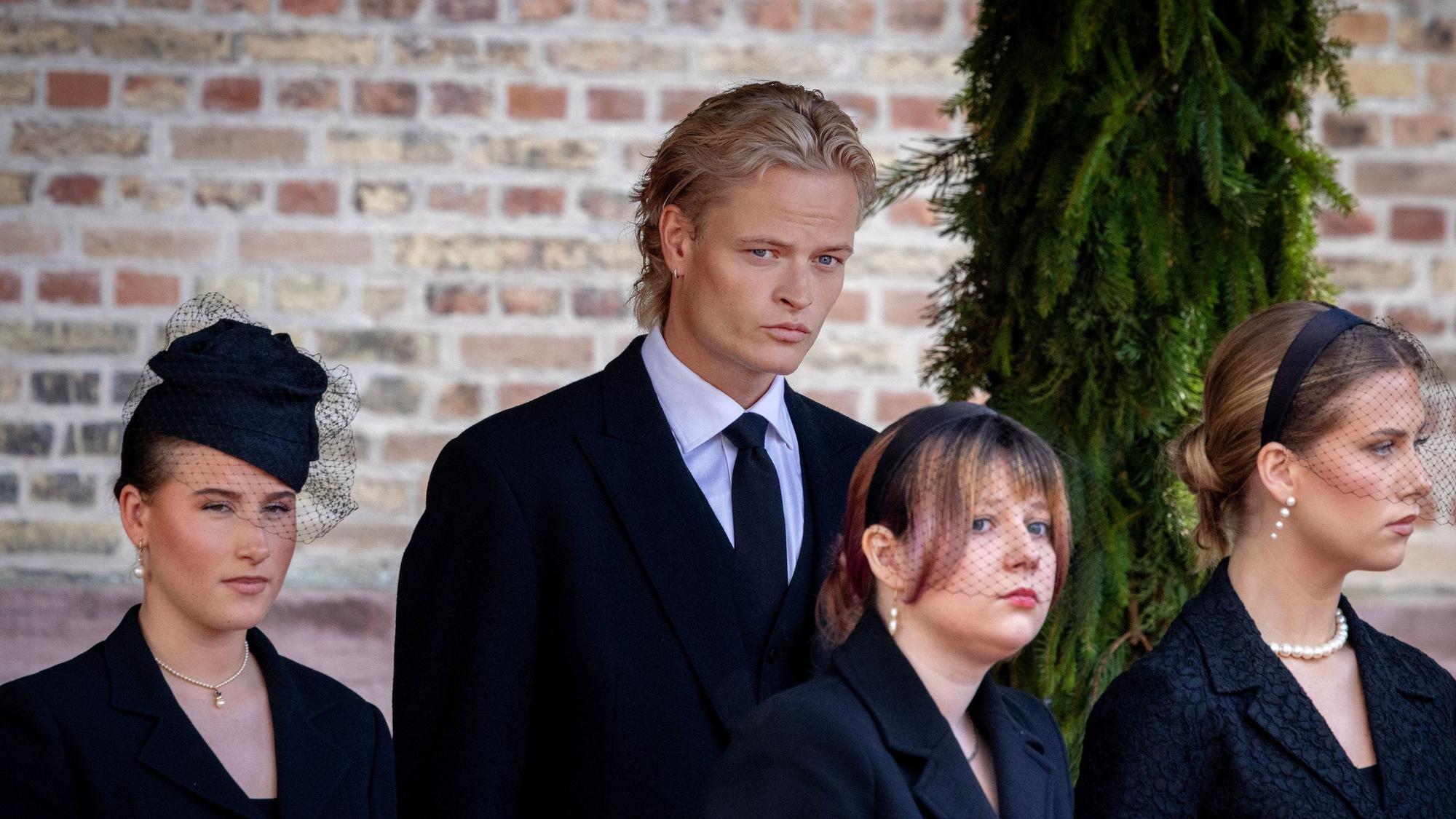 Marius Borg Høiby (M) bei der Trauerfeier für König Harald in Oslo.