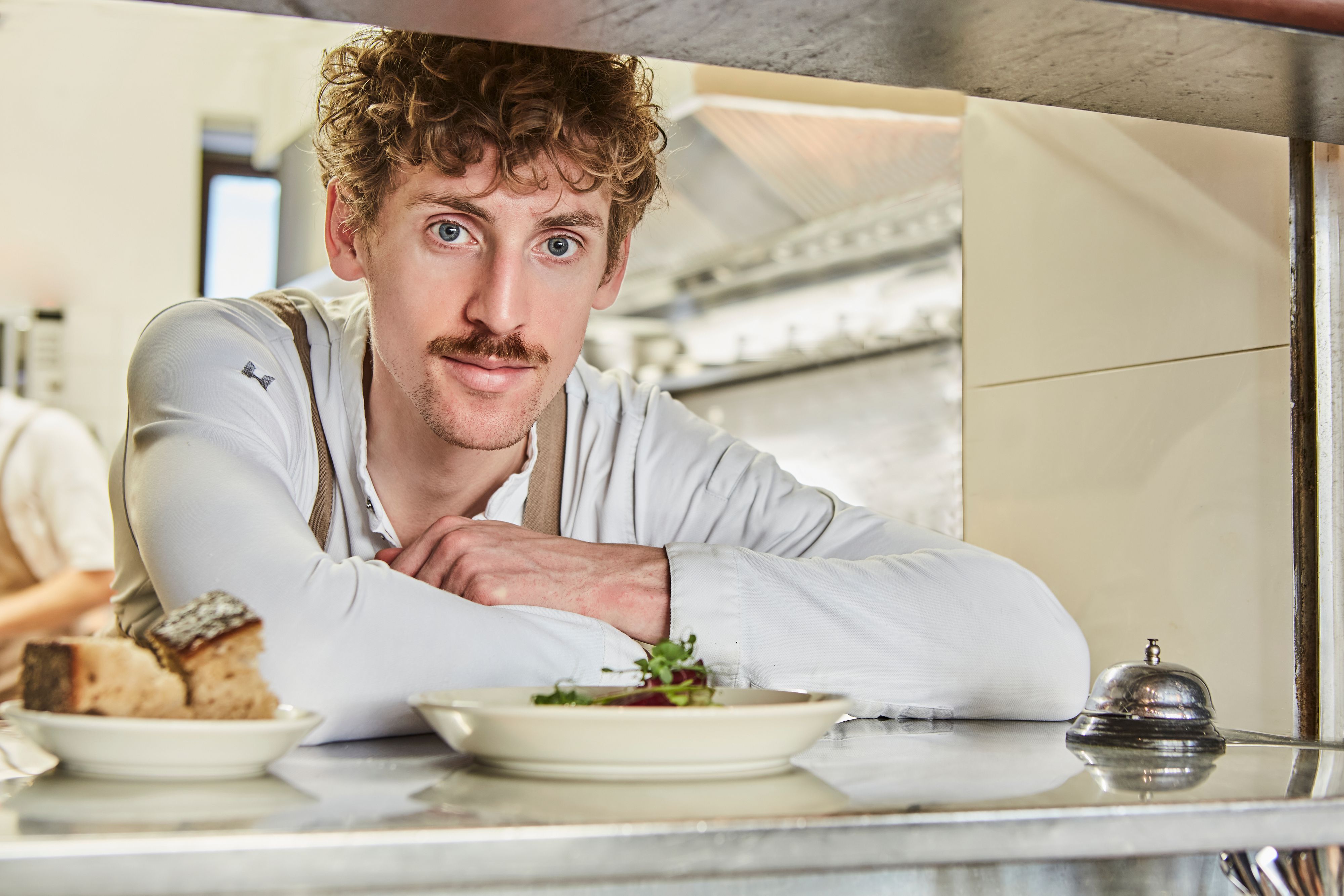 Jakob Erdsiek betreibt die Bar Brio.