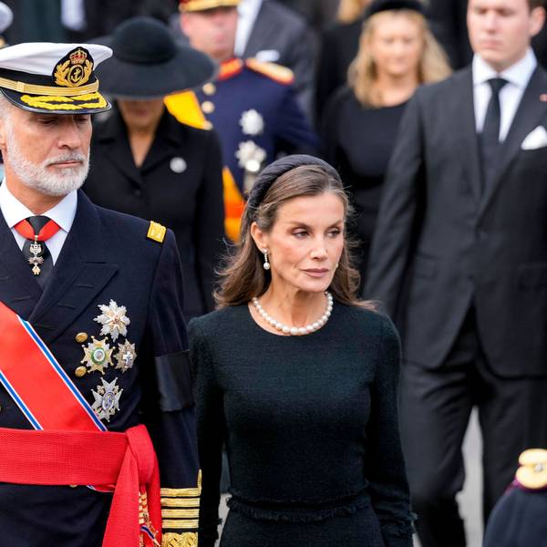 Spaniens König Felipe und Königin Letizia treffen zur Trauerfeier für den verstorbenen norwegischen König Harald V. am Dom in Oslo ein.