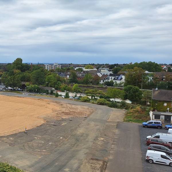 Blick aus dem 4. Stock des neuen Rathauses in Euskirchen auf einen Teil des Brachgeländes der künftigen "City Süd".
