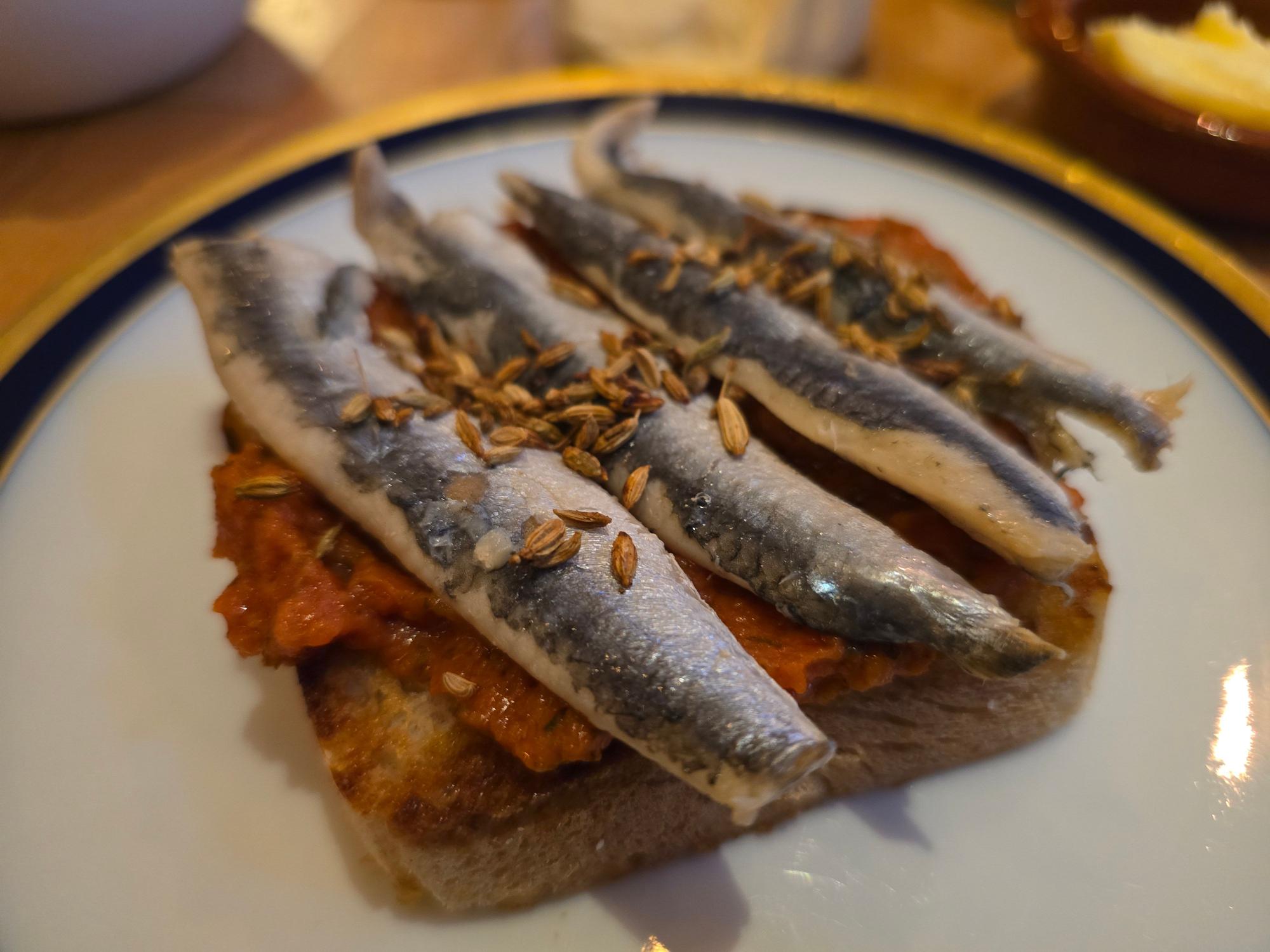 Pan con Tomato mit Anchovis