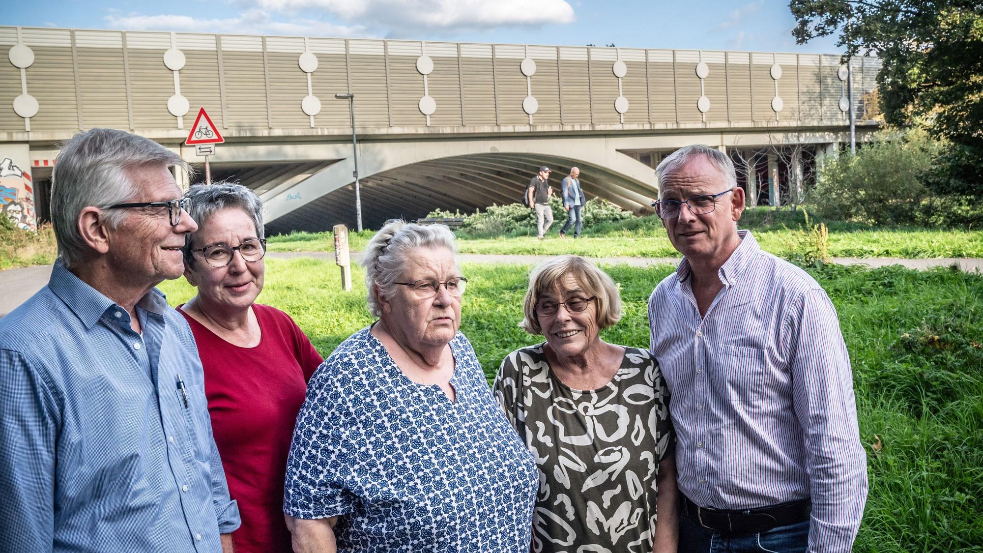Peter Westmeier (Lev Kontra Raststätte), Birgit Alderath (IG Bürrig), Gisela Kronenberg, Marlene Geilen (IG Eisholz), Friedrich Jonas (IG Schleswig-Holstein-Siedlung) Bild: Ralf Krieger