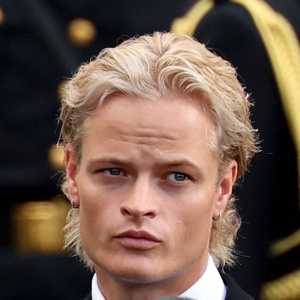 Marius Borg Høiby schaut ernst.