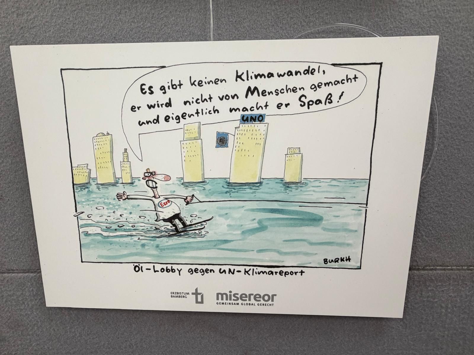 Auf zugespitzte und oftmals überraschende Weise zeigen die Karikaturen globale Zusammenhänge.