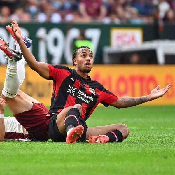 Guela DOUE Bayer Leverkusen, Aktion,Zweikampf gegen Mert KOEMUER FC Augsburg. Fussball 1. Bundesliga Saison 2026/2027, 3.Spieltag, Spieltag03, FC Augsburg - Bayer 04 Leverkusen 2-2 am 12.09.2026 , WWK A R E N A. *** Guela DOUE Bayer Leverkusen, Action, Tackle against Mert KOEMUER FC Augsburg, Soccer, Bundesliga 1, 20262027 Season, Matchday 3, Matchday 03, FC Augsburg vs. Bayer 04 Leverkusen 22 on September 12, 2026, WWK Arena