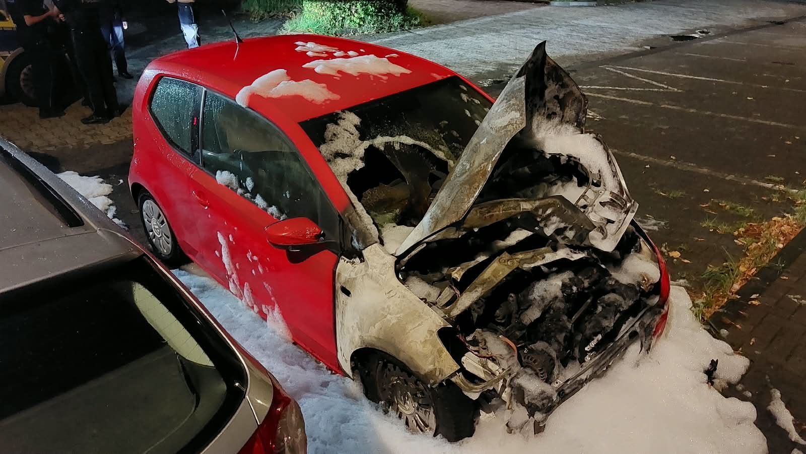 Der VW Up stand vor der Gesamtschule an der Fritz-Jacobi-Straße.